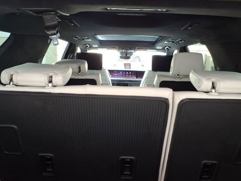 New 2026 Cadillac Escalade Platinum Luxury w/ LPO, Radiant Package image 12