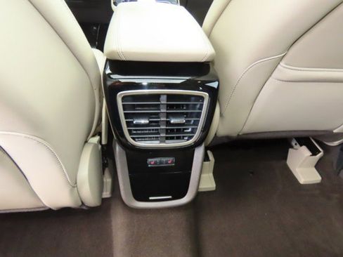 Used 2023 Lincoln Nautilus Reserve image 20