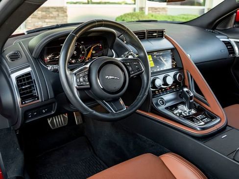 Certified 2021 Jaguar F-TYPE Coupe image 18