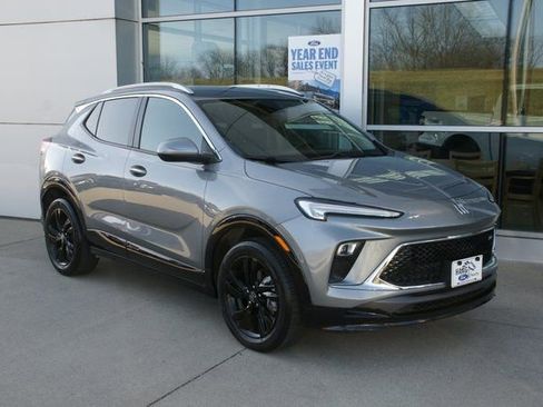 Used 2024 Buick Encore GX Sport Touring image 7