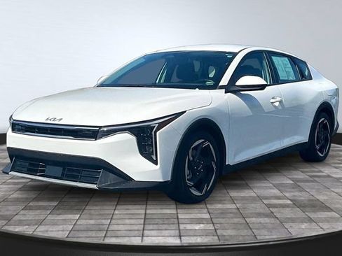 Certified 2025 Kia K4 EX FWD image 1