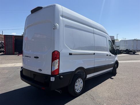 Used 2026 Ford Transit 250 148 High Roof RWD image 3