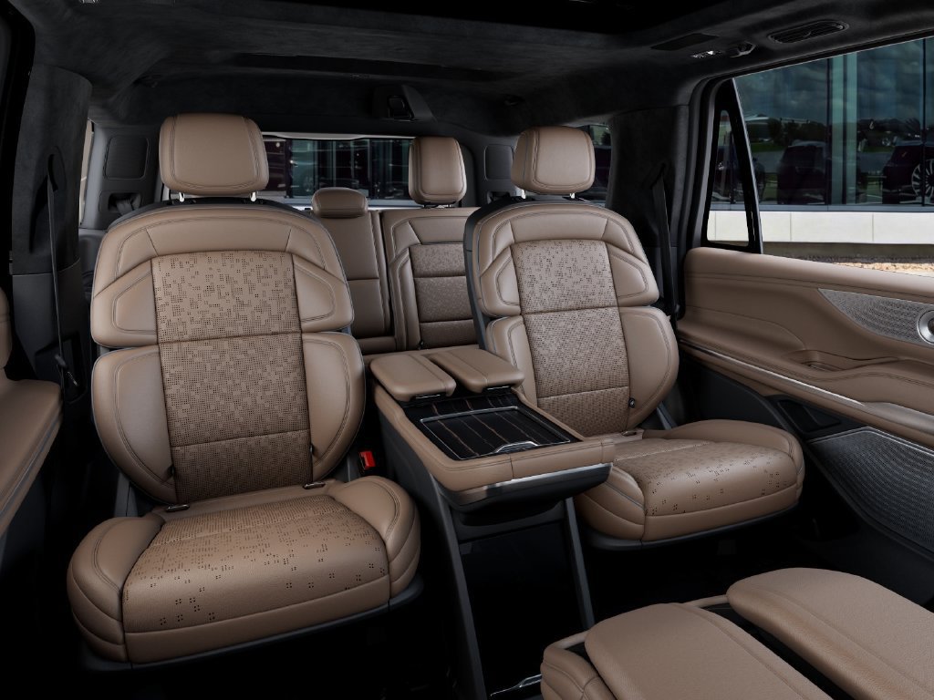 New 2027 Lincoln Navigator Black Label AWD/4WD image 11