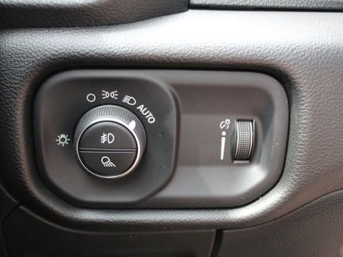 Used 2024 RAM 1500 Big Horn AWD/4WD image 17