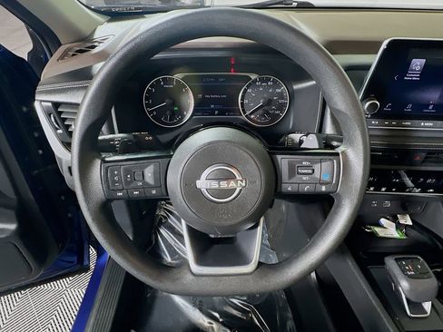 Used 2023 Nissan Rogue SV AWD/4WD image 10