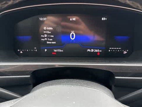 Certified 2023 Volkswagen Tiguan SE w/ Panoramic Sunroof Package FWD image 15
