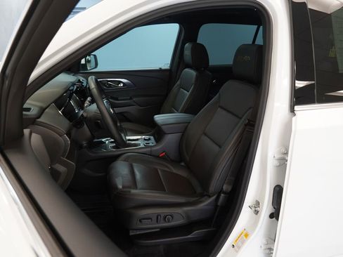 Used 2023 Chevrolet Traverse High Country w/ LPO, Floor Liner Package AWD/4WD image 13