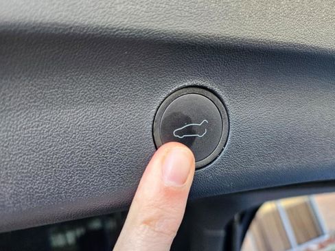 Used 2023 Tesla Model Y Long Range image 65