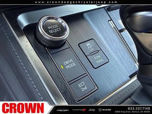 Used 2025 Lexus GX 550 w/ Accessory Package (2T) AWD/4WD image 31