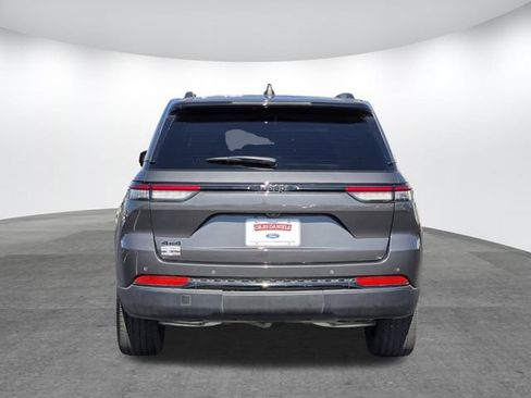 Used 2024 Jeep Grand Cherokee Altitude AWD/4WD image 5