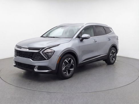 Used 2024 Kia Sportage LX image 3