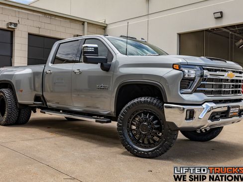 Used 2026 Chevrolet Silverado 3500 LTZ w/ LTZ Texas Edition AWD/4WD image 1