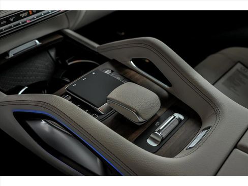 New 2026 Mercedes-Benz GLS 580 4MATIC image 19