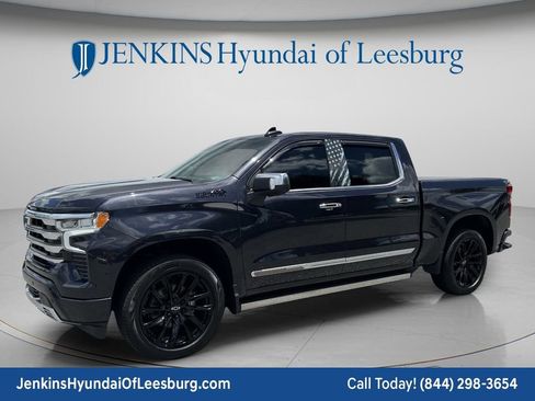 Used 2022 Chevrolet Silverado 1500 High Country w/ High Country Premium Package AWD/4WD image 11
