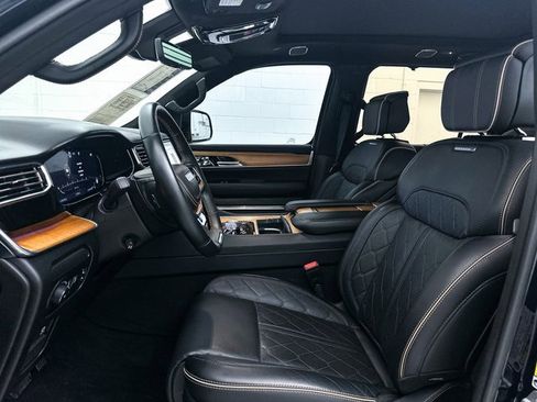 Used 2022 Jeep Grand Wagoneer Series III image 22