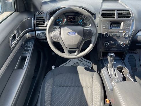 Used 2018 Ford Explorer XLT w/ Class II Trailer Tow Package image 5