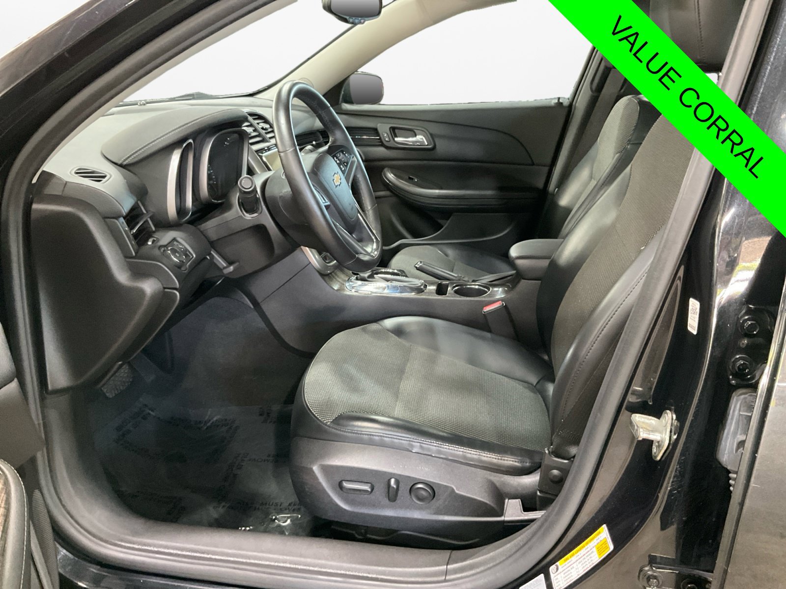 Used 2014 Chevrolet Malibu LT FWD image 9
