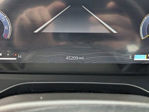 Used 2023 Jeep Grand Cherokee Limited w/ Luxury Tech Group II image 15