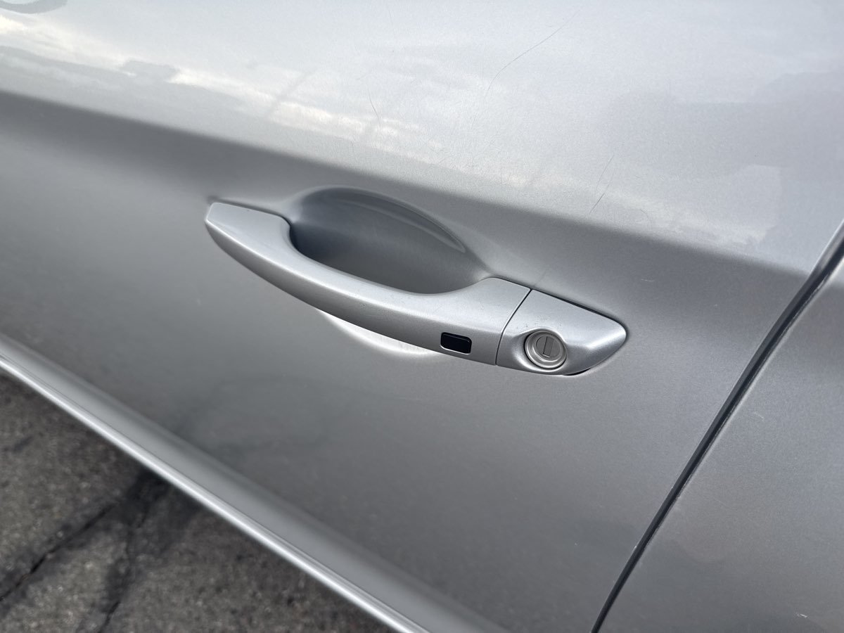 Used 2018 Hyundai Elantra Value Edition FWD image 11