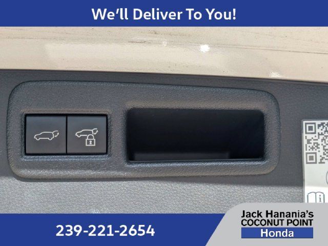 Used 2021 Toyota Venza XLE w/ Softex Package AWD/4WD image 13