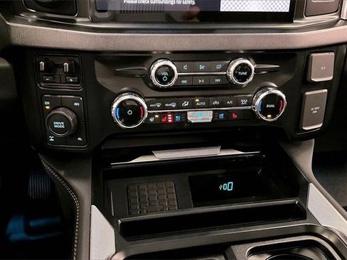 Used 2024 Ford F350 Platinum w/ FX4 Off-Road Package image 29