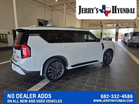 Used 2025 Nissan Armada Platinum Reserve RWD image 5