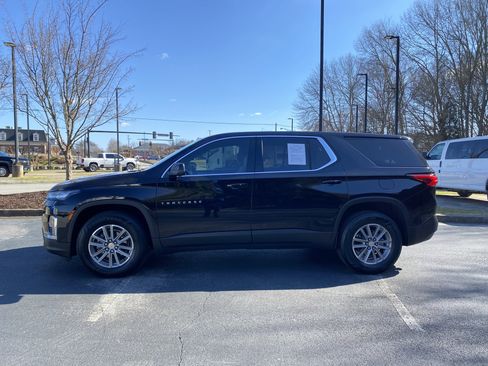 Used 2023 Chevrolet Traverse LS image 6