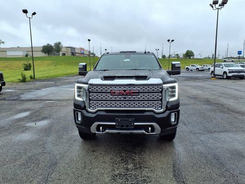 Used 2021 GMC Sierra 2500 Denali w/ Denali Black Diamond Edition AWD/4WD image 2