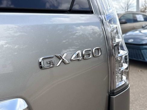 Used 2023 Lexus GX 460 Luxury w/ Accessory Package image 16