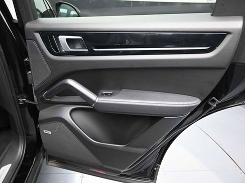 Certified 2021 Porsche Cayenne AWD/4WD image 19