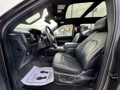 Used 2022 Ford Expedition Max Platinum image 8