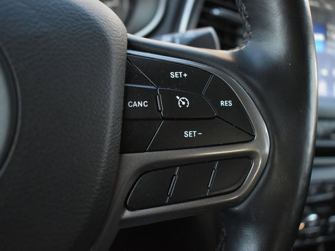 Used 2021 Jeep Cherokee Latitude Lux w/ Comfort/Convenience Group image 20