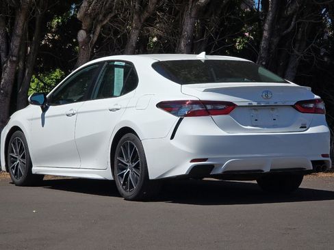 Used 2024 Toyota Camry SE AWD/4WD image 6