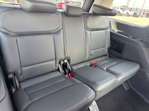 New 2026 Ford Expedition Active RWD image 11