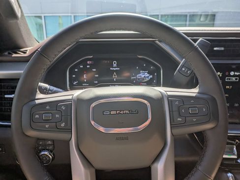Used 2025 GMC Sierra 2500 Denali w/ Denali Reserve Package AWD/4WD image 30