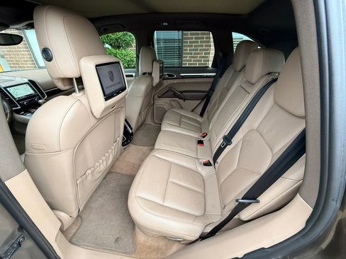 Used 2013 Porsche Cayenne S AWD/4WD image 27