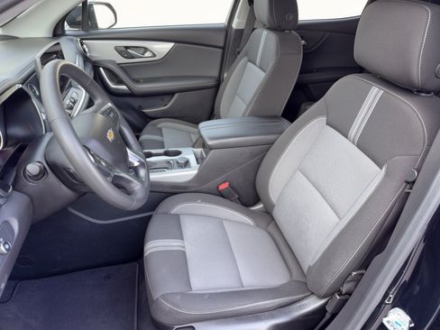 Certified 2025 Chevrolet Blazer LT FWD image 5