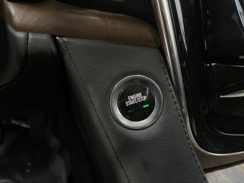 Used 2016 Cadillac Escalade ESV Luxury image 17