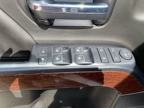Used 2019 GMC Sierra 1500 SLE w/ SLE Value Package AWD/4WD image 11