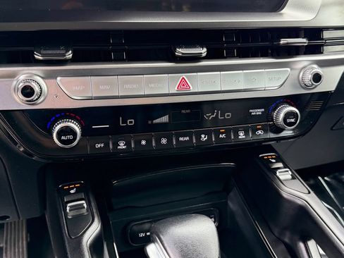 Certified 2024 Kia Telluride S w/ S Sunroof Package FWD image 23