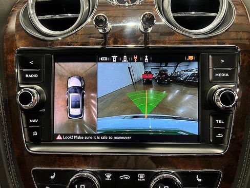 Used 2019 Bentley Bentayga image 46