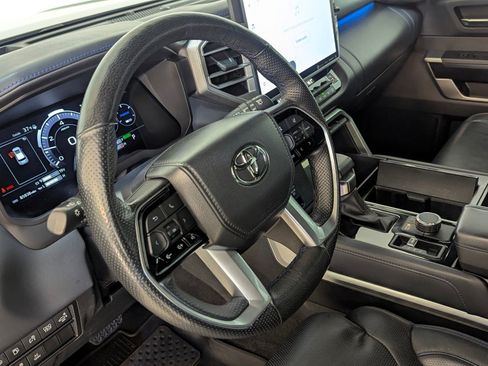 Used 2023 Toyota Sequoia Platinum image 4