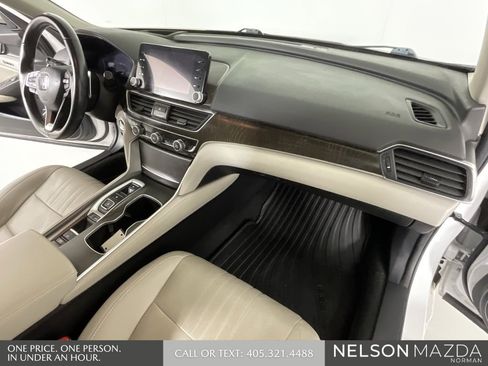 Used 2021 Honda Accord Touring image 30