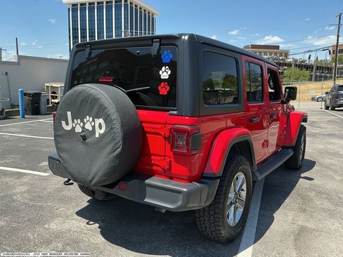 Used 2018 Jeep Wrangler Unlimited Sahara w/ Cold Weather Group AWD/4WD image 6