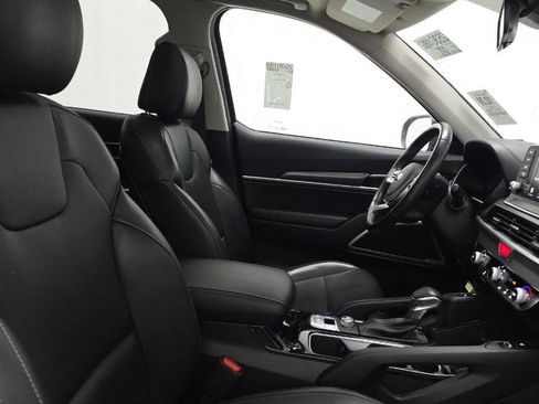 Used 2021 Kia Telluride S FWD image 9