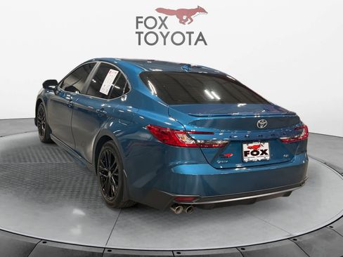 Used 2025 Toyota Camry SE image 4