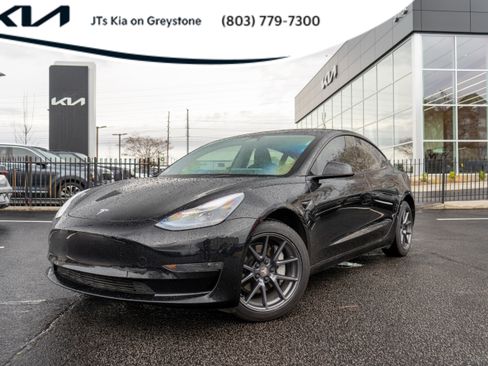 Used 2023 Tesla Model 3 Standard Range image 1