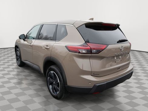Used 2025 Nissan Rogue SV image 7