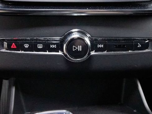 Used 2025 Volvo XC90 B6 Plus w/ Protection Package Premier AWD/4WD image 11