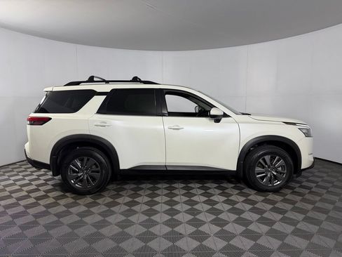 Used 2023 Nissan Pathfinder SV FWD image 7
